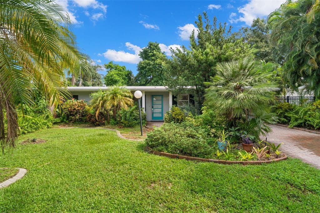 2517 TRINIDAD STREET SARASOTA, FL 34231