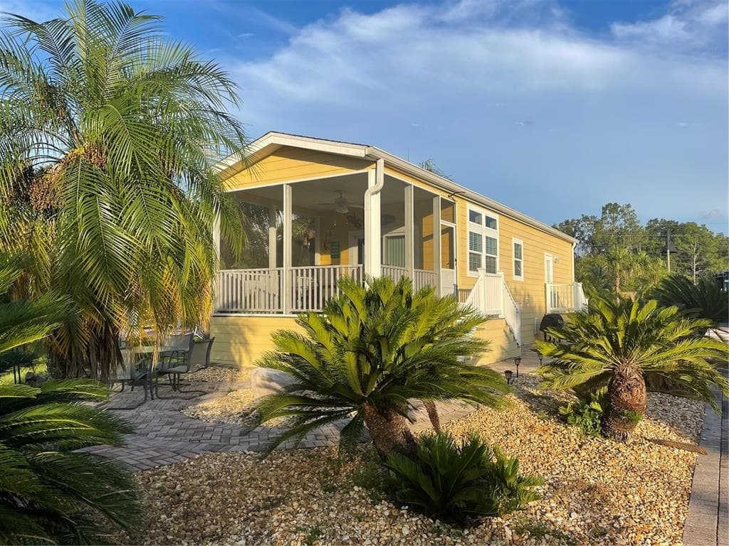 6942 AMANDA VISTA CIRCLE LAND O LAKES, FL 34637