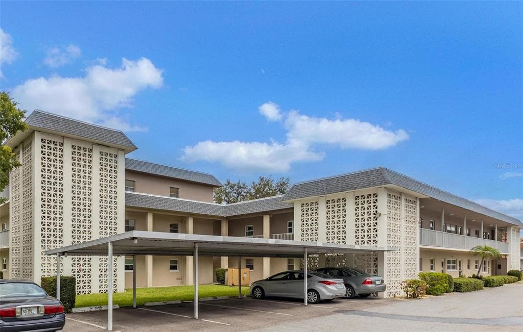 1225 58TH STREET N UNIT 102A ST PETERSBURG, FL 33710