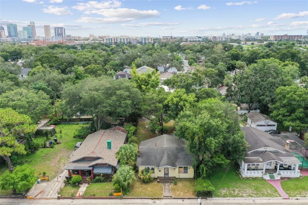 814 W COLUMBUS DRIVE TAMPA, FL 33602
