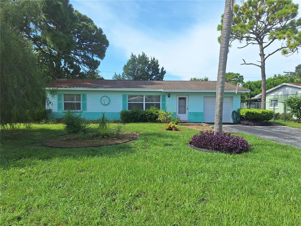 8570 JACARANDA AVENUE SEMINOLE, FL 33777