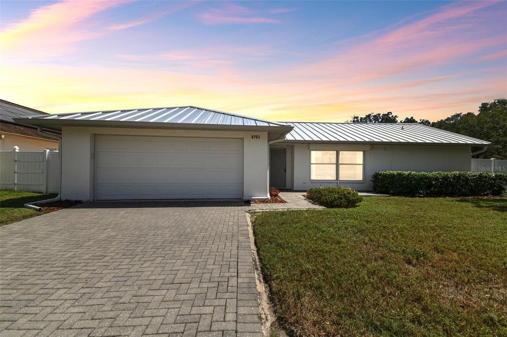 8703 CHARMING KNOLL COURT TAMPA, FL 33635