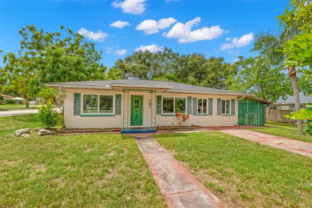 1216 NEW YORK AVENUE PALM HARBOR, FL 34683