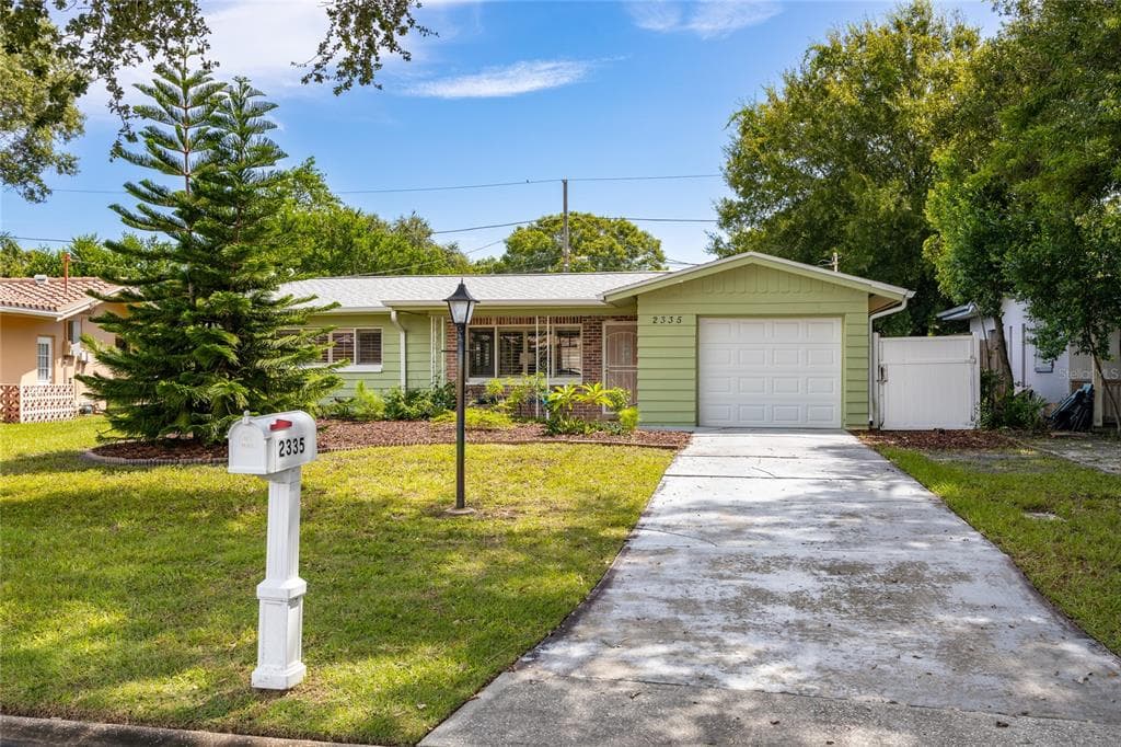 2335 FOREST DR CLEARWATER, FL 33763