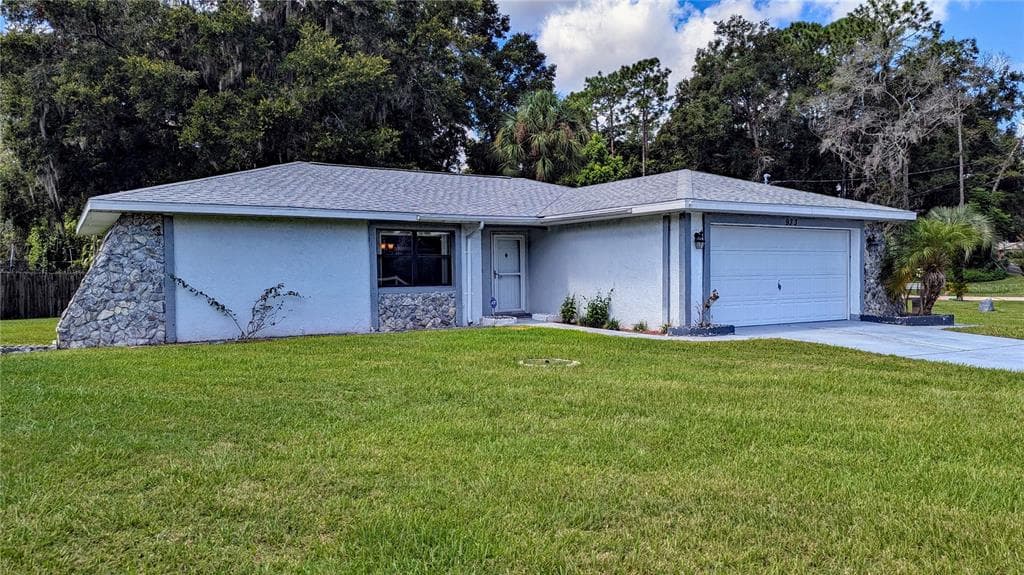 933 S APOPKA AVENUE INVERNESS, FL 34452