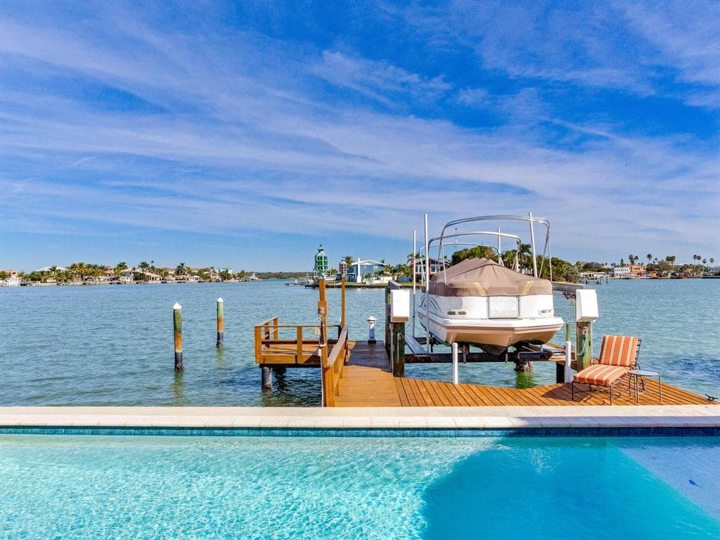 16213 REDINGTON DRIVE REDINGTON BEACH, FL 33708