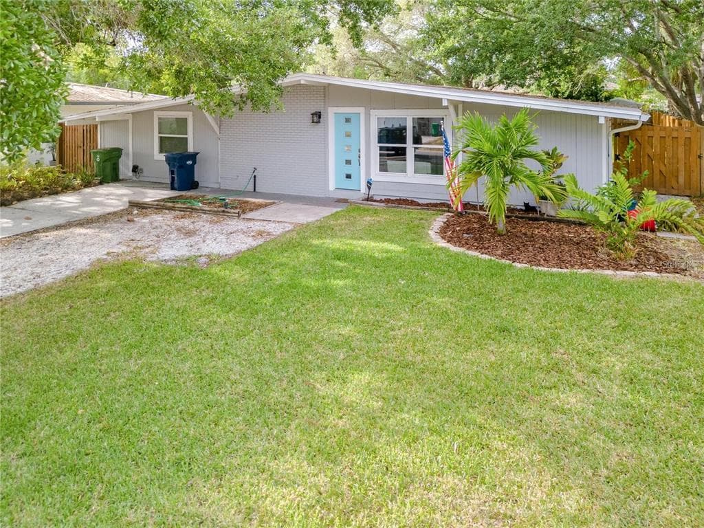 4105 W BAY AVENUE TAMPA, FL 33616