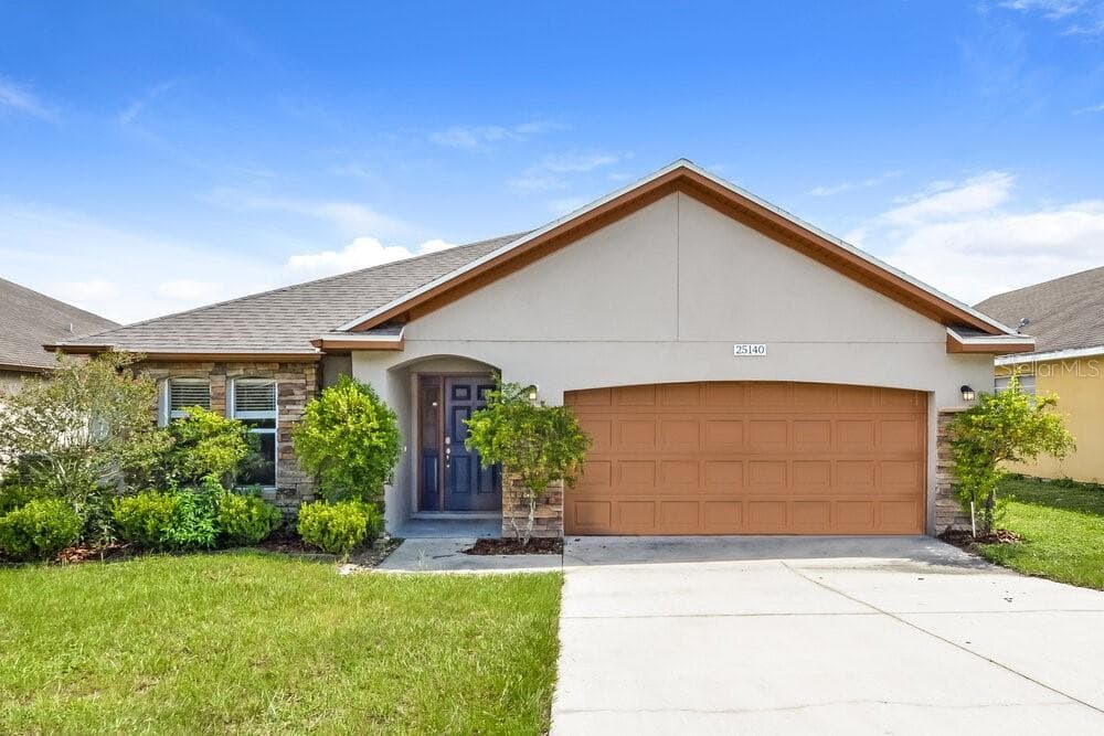 25140 CHIPSHOT COURT SORRENTO, FL 32776