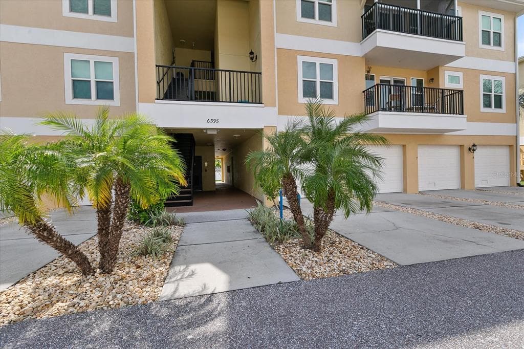 6395 BANYAN BOULEVARD UNIT 204 NEW PORT RICHEY, FL 34652