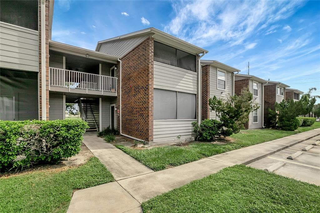 1400 GANDY BOULEVARD N UNIT 303 ST PETERSBURG, FL 33702