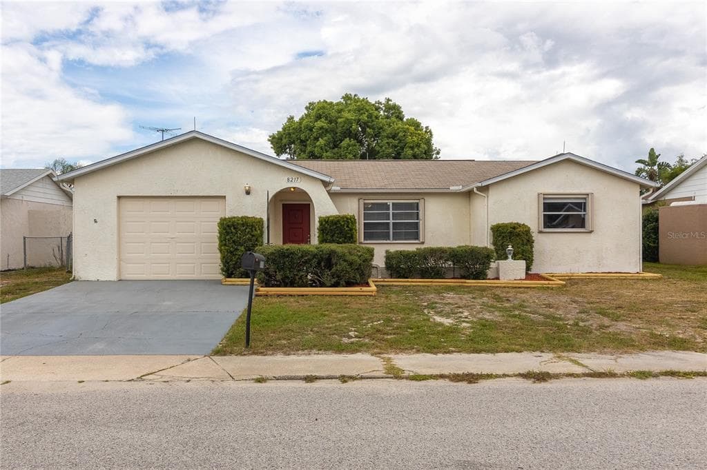 8217 MEDFORD DRIVE PORT RICHEY, FL 34668