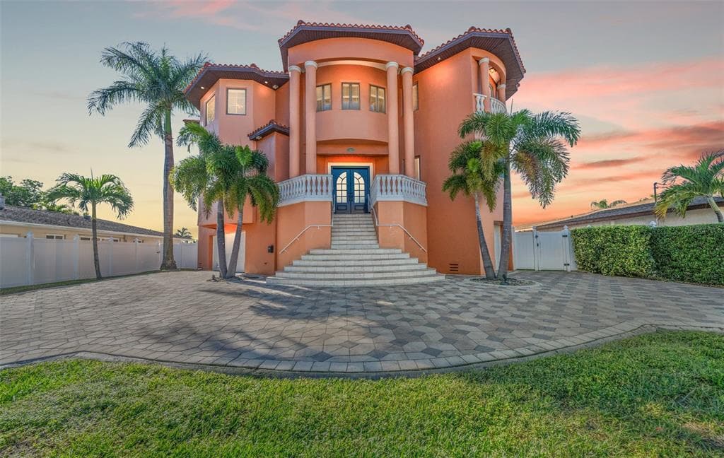 7924 3RD AVENUE S ST PETERSBURG, FL 33707