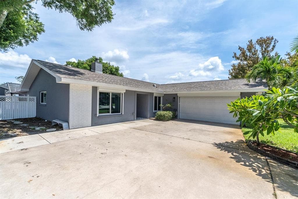 13177 DORCHESTER DRIVE SEMINOLE, FL 33776