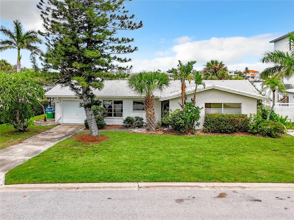 186 BATH CLUB BOULEVARD N NORTH REDINGTON BEACH, FL 33708
