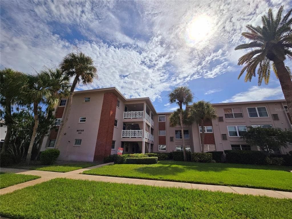 3125 36TH STREET N UNIT 102 ST PETERSBURG, FL 33713