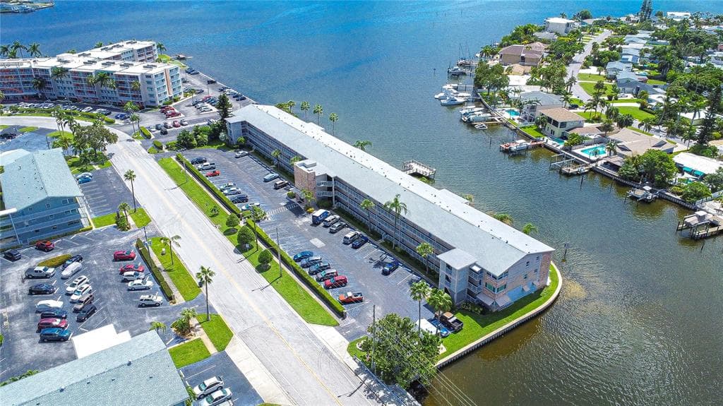 1893 SHORE DRIVE S UNIT 206 SOUTH PASADENA, FL 33707