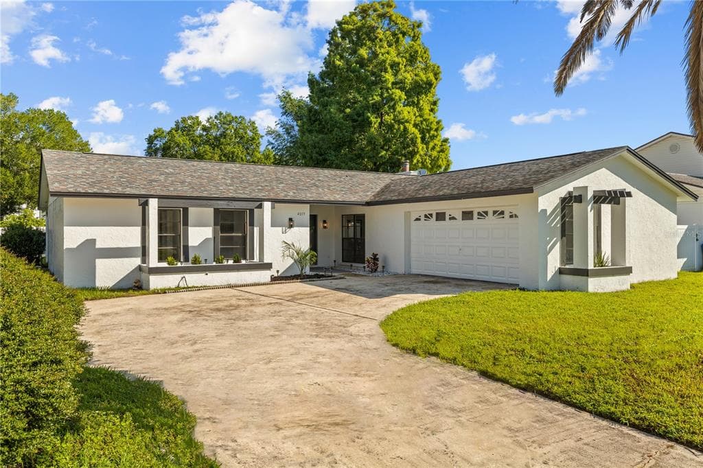 4019 ARROYO LANE TAMPA, FL 33624