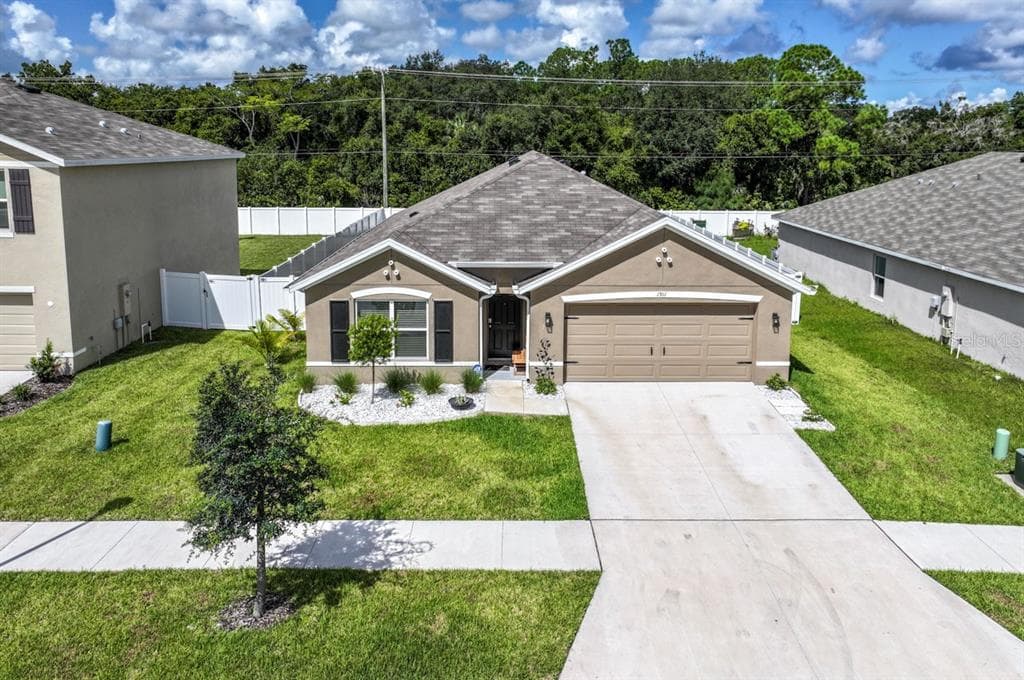 1911 BLUE STREAM STREET RUSKIN, FL 33570