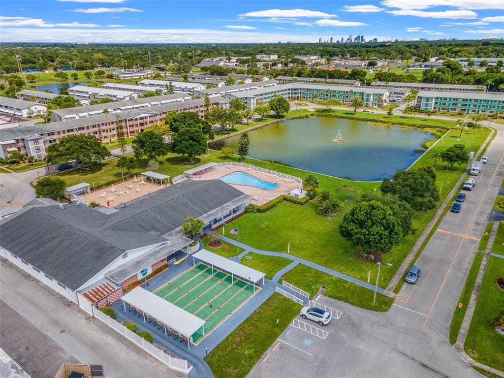 1900 58TH AVENUE N UNIT 4 ST PETERSBURG, FL 33714