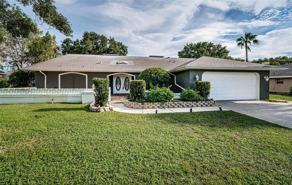 3832 SUNRISE LANE TARPON SPRINGS, FL 34688