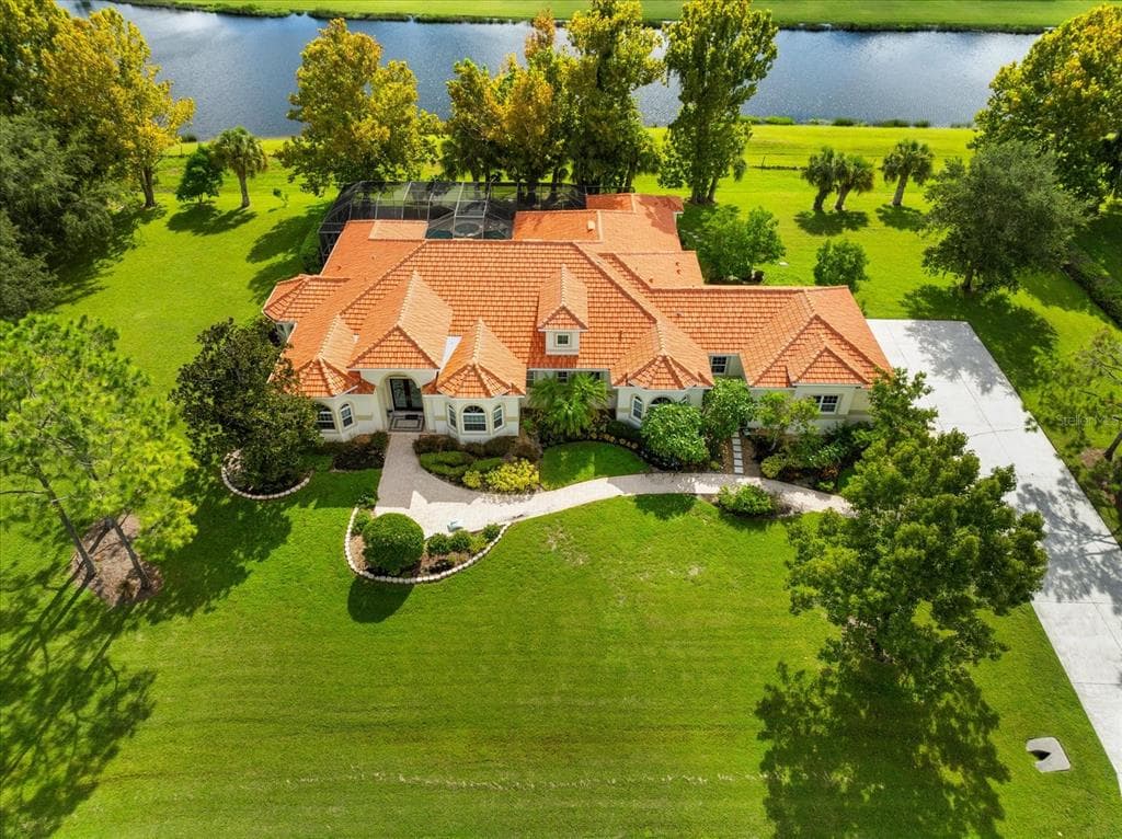 6196 9TH AVENUE CIRCLE NE BRADENTON, FL 34212