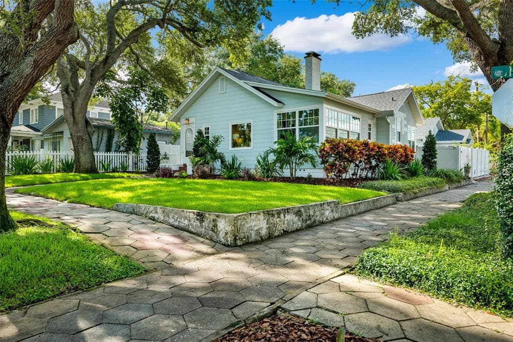 801 16TH AVENUE N ST PETERSBURG, FL 33704