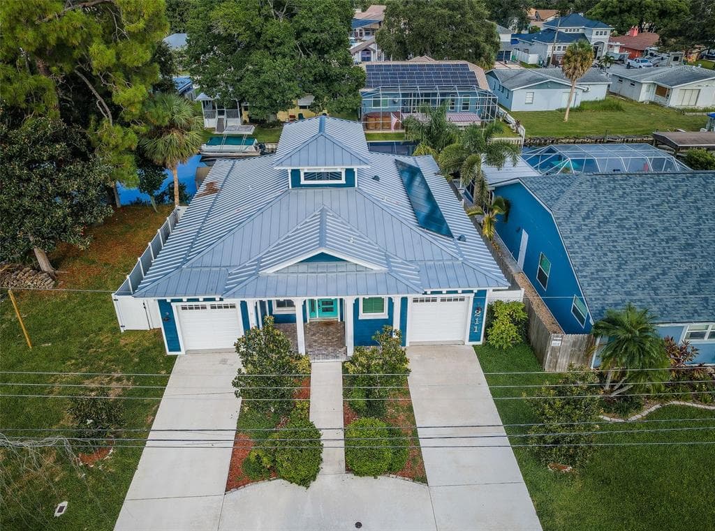 211 W CANAL DRIVE