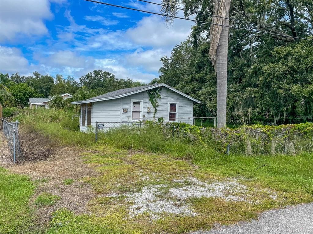 4323 WALNUT AVENUE SARASOTA, FL 34234