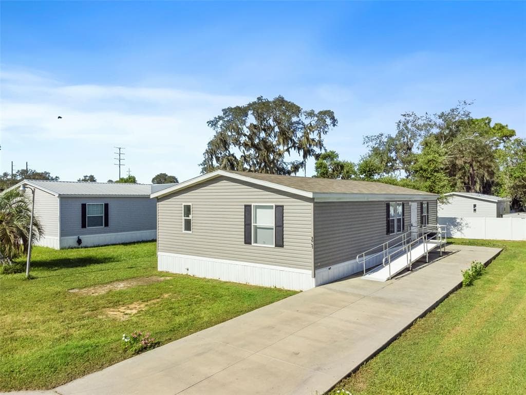 4661 ROYAL PALM DRIVE ZEPHYRHILLS, FL 33542
