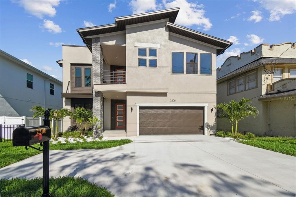 2206 N BOULEVARD TAMPA, FL 33602