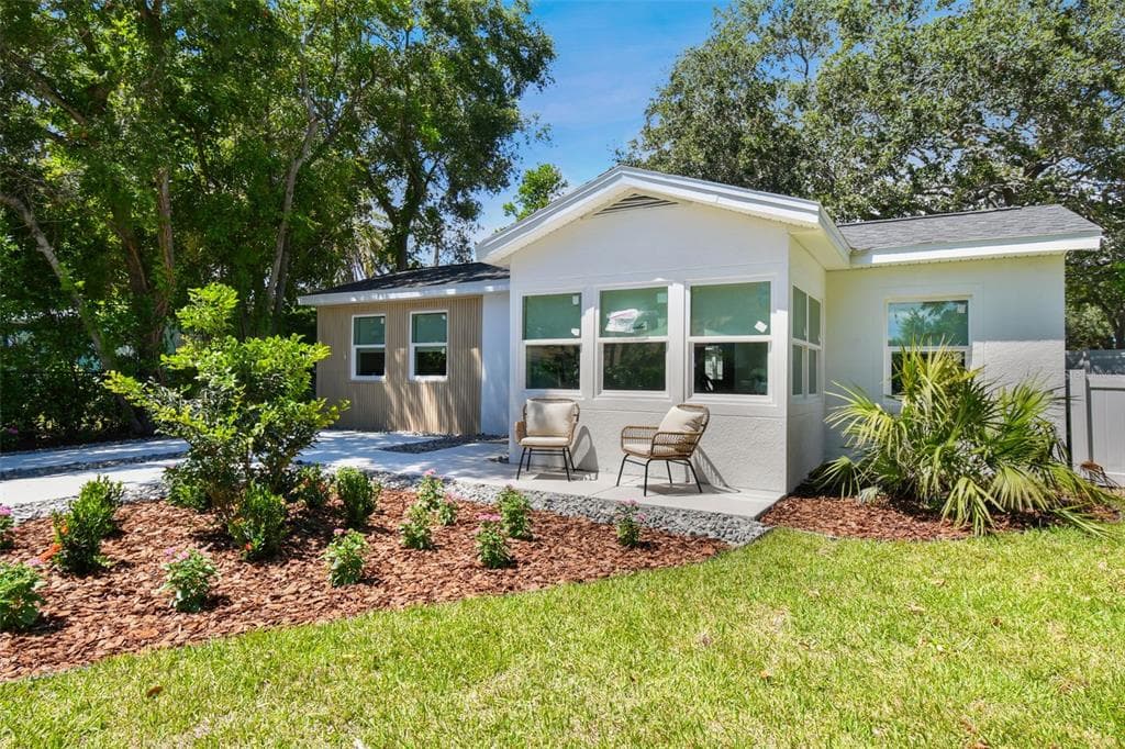 426 LEXINGTON STREET DUNEDIN, FL 34698