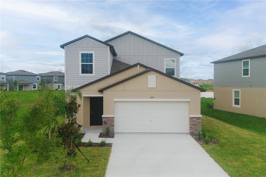 11517 RADIANT SHORE LOOP