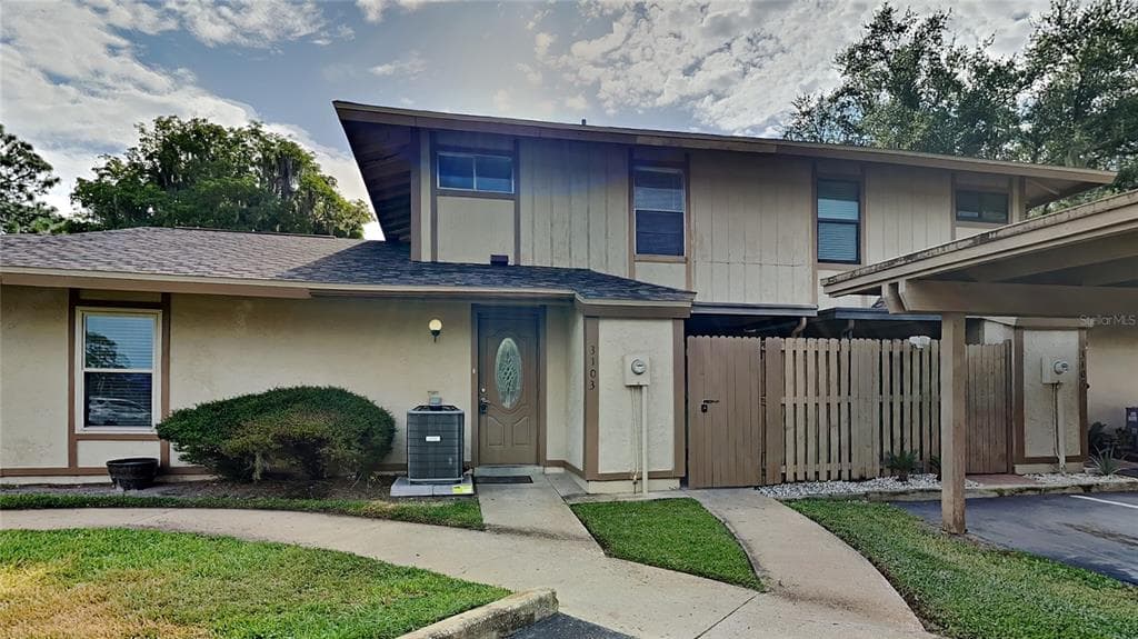 3103 CREEKGLEN COURT BRANDON, FL 33511
