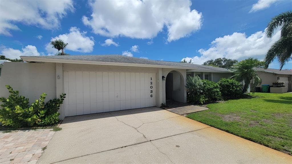 12036 101ST AVENUE SEMINOLE, FL 33772