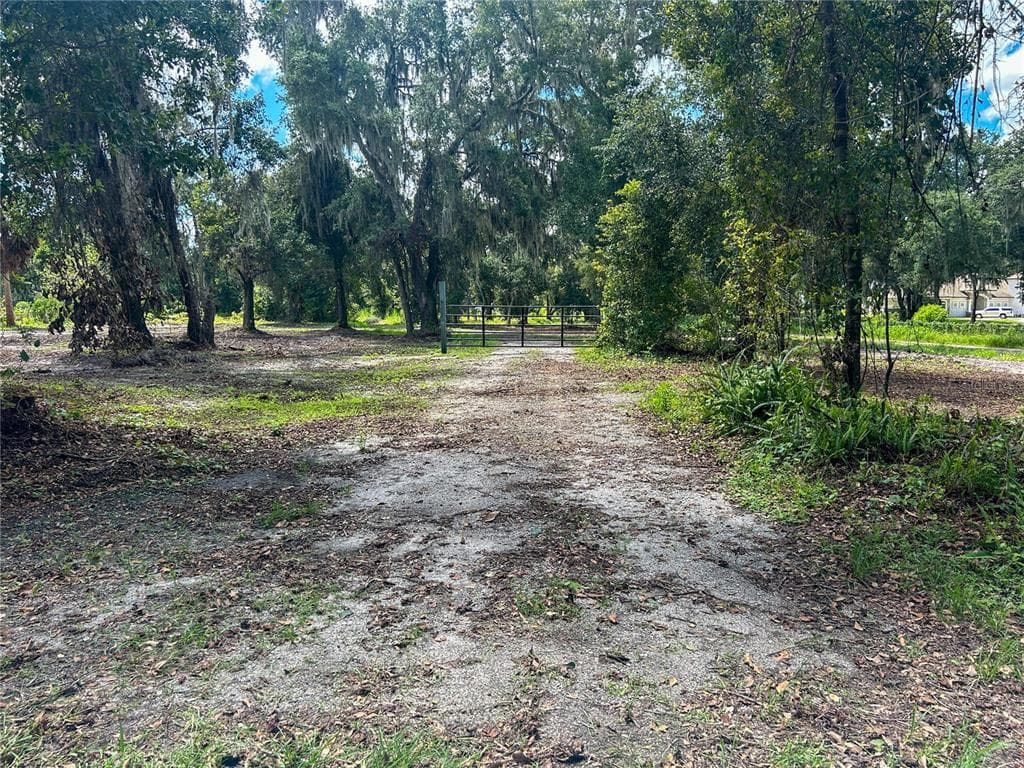 4933 MILEY ROAD PLANT CITY, FL 33565