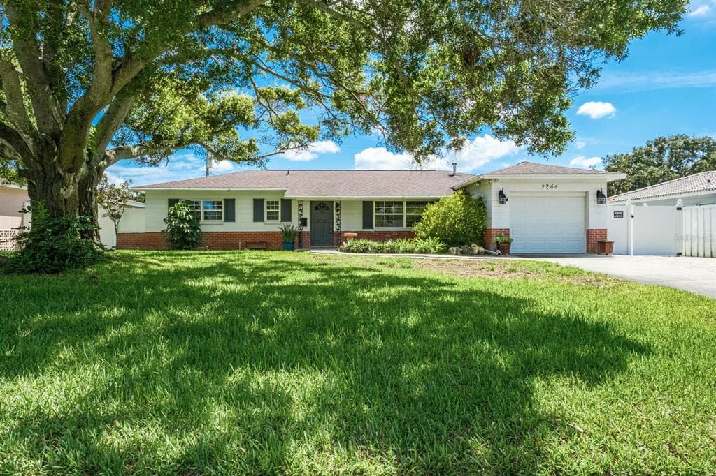 5266 26TH AVENUE N ST PETERSBURG, FL 33710