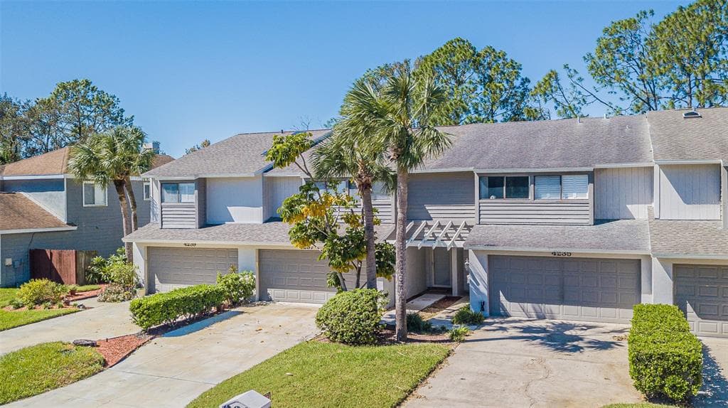 4237 FORESTER LN TAMPA, FL 33618