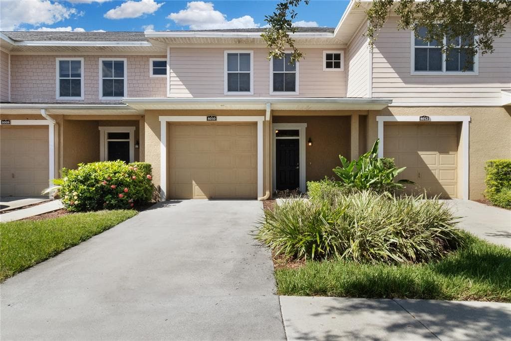 8010 DOWN ROYAL ROAD UNIT 8010 TAMPA, FL 33610