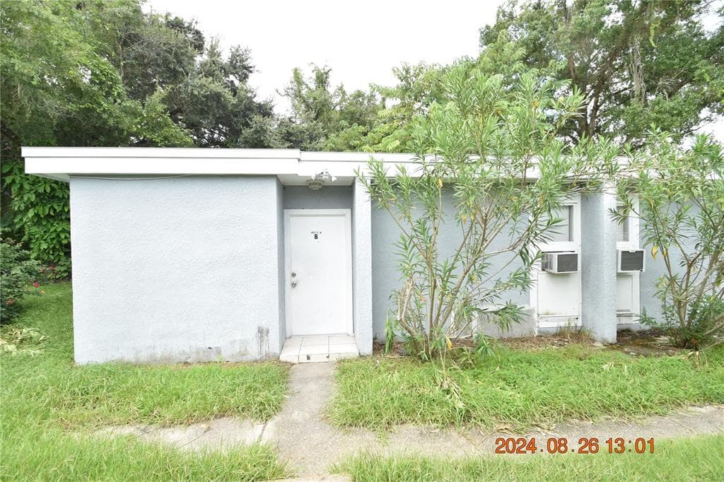 8015 N KLONDYKE STREET UNIT B TAMPA, FL 33604