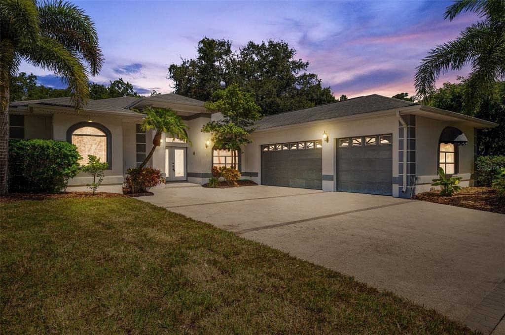 10646 PARK PLACE DRIVE LARGO, FL 33778