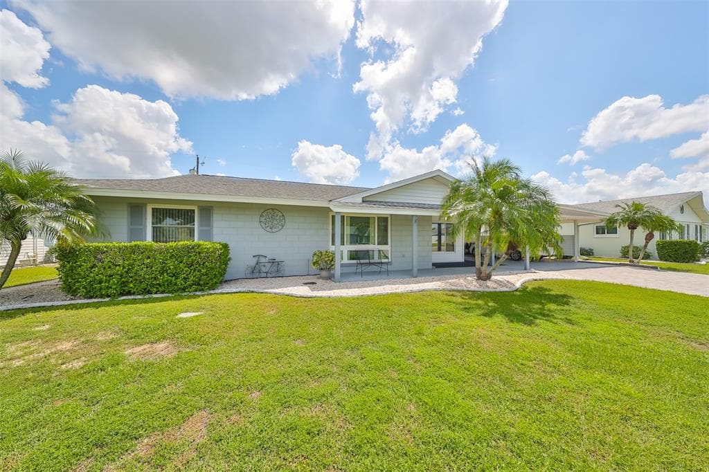 907 HACIENDA DRIVE SUN CITY CENTER, FL 33573