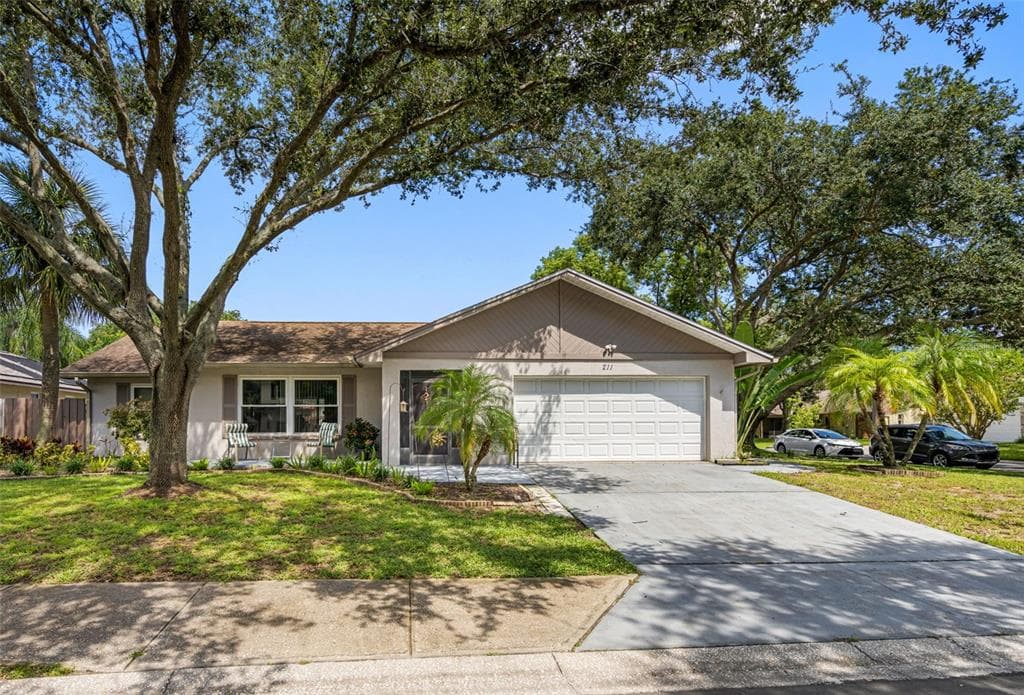 211 WOODLAND COURT SAFETY HARBOR, FL 34695