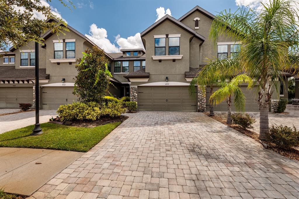4752 WANDERING WAY WESLEY CHAPEL, FL 33544