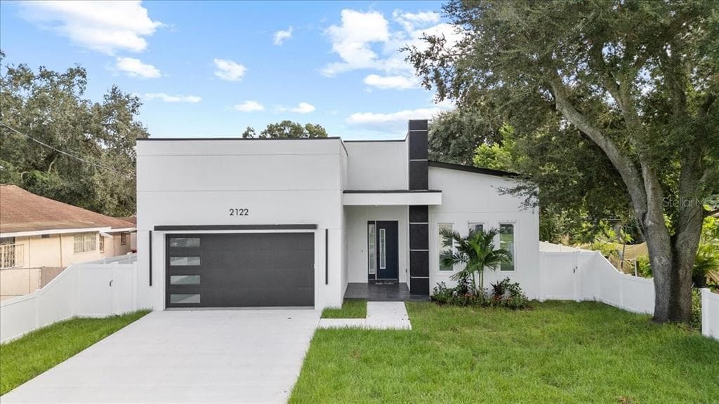 2122 W HENRY AVENUE TAMPA, FL 33603