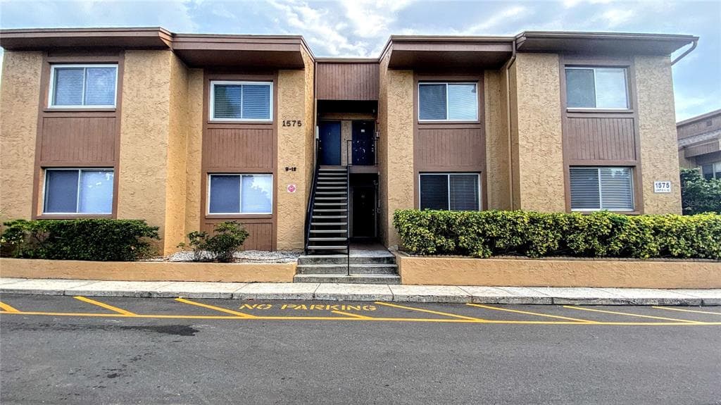1575 GREENLEA DRIVE UNIT 9 CLEARWATER, FL 33755