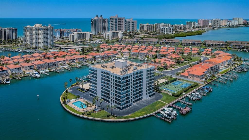 240 SAND KEY ESTATES DRIVE UNIT 225 CLEARWATER BEACH, FL 33767