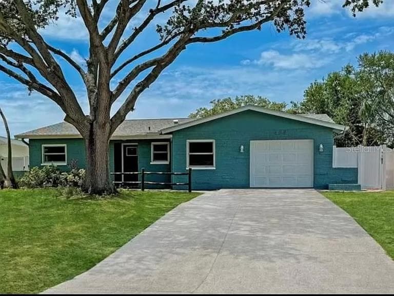 423 DAVID COURT PALM HARBOR, FL 34684