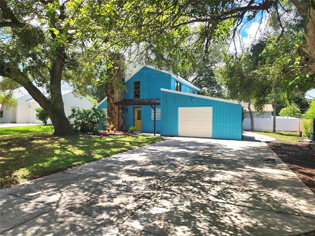 2412 WELLS AVENUE SARASOTA, FL 34232