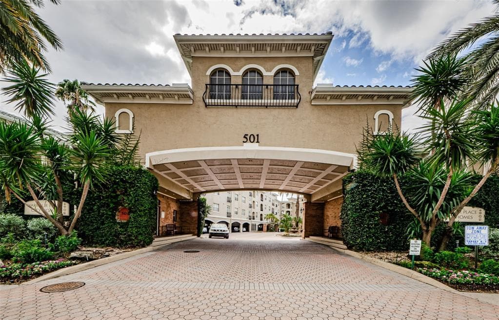 501 KNIGHTS RUN AVENUE UNIT 1311 TAMPA, FL 33602