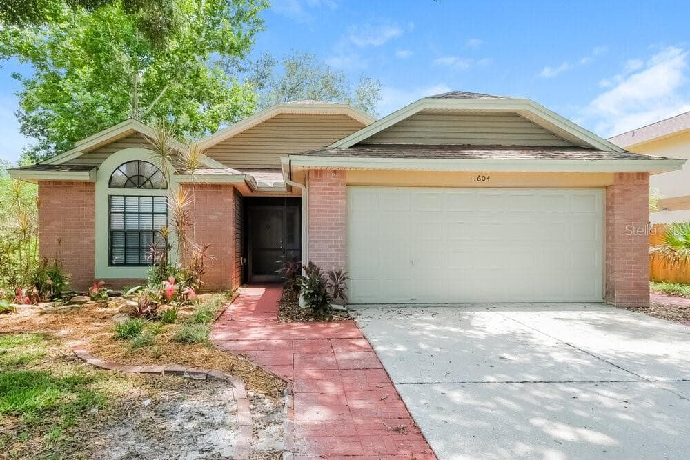 1604 SPINNING WHEEL DRIVE LUTZ, FL 33559